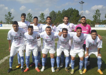 (Equipo titular que recibió a Puerto Nuevo en el Ricardo Puga)