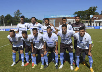 (El once inicial dispuesto por César Rodríguez)