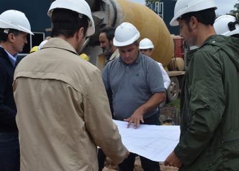 (Mauro García, Intendente de General Rodríguez; Mauricio Ríos, Secretario de Obras, Servicios Públicos y Vivienda; y Garbriel Katopodis, Ministro de Obras Públicas de Obras Públicas de la Nación)