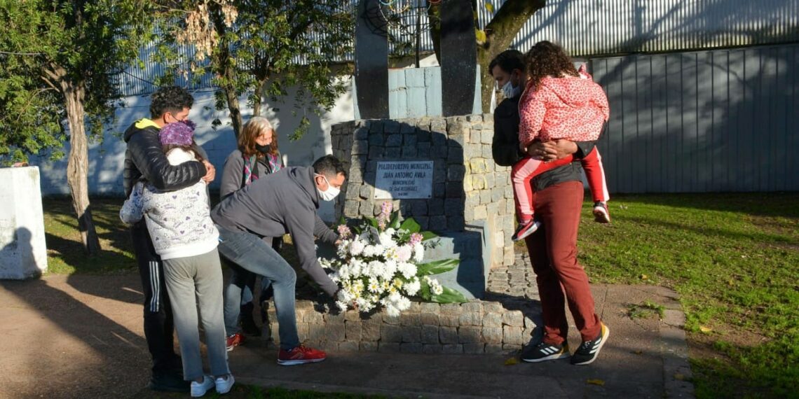 Homenaje a Juan Ávila en el Polideportivo Municipal