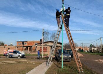 Colocación de punto WIFI en Pico Rojo