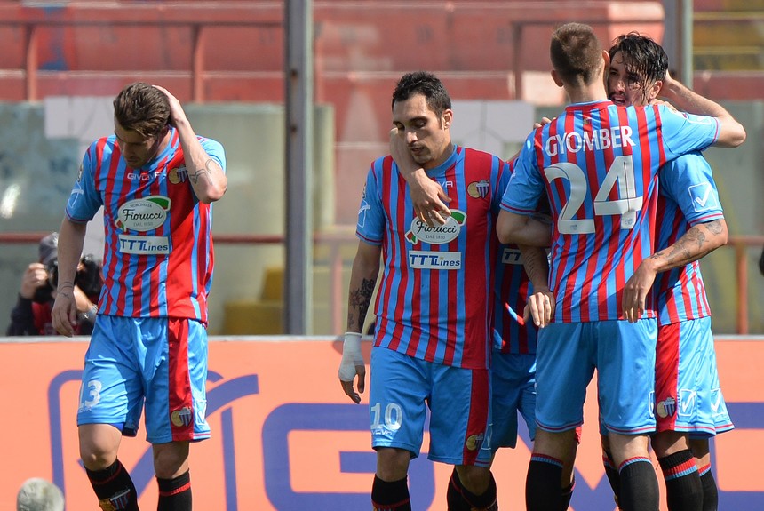  (Jugadores del Catania tras su descenso – Foto: Internet)